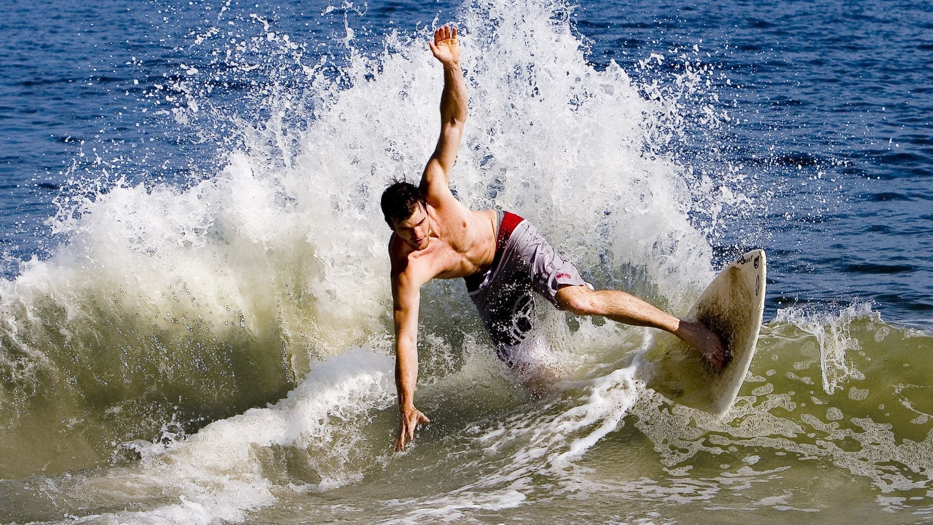 凯尔特人队员进行高强度冲刺训练，凯尔特人队员进行高强度冲刺训练视频